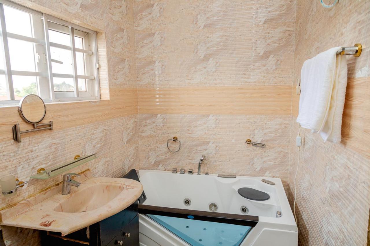 Akingston Residence イバダン エクステリア 写真