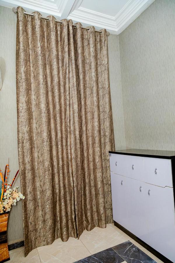 Akingston Residence イバダン エクステリア 写真