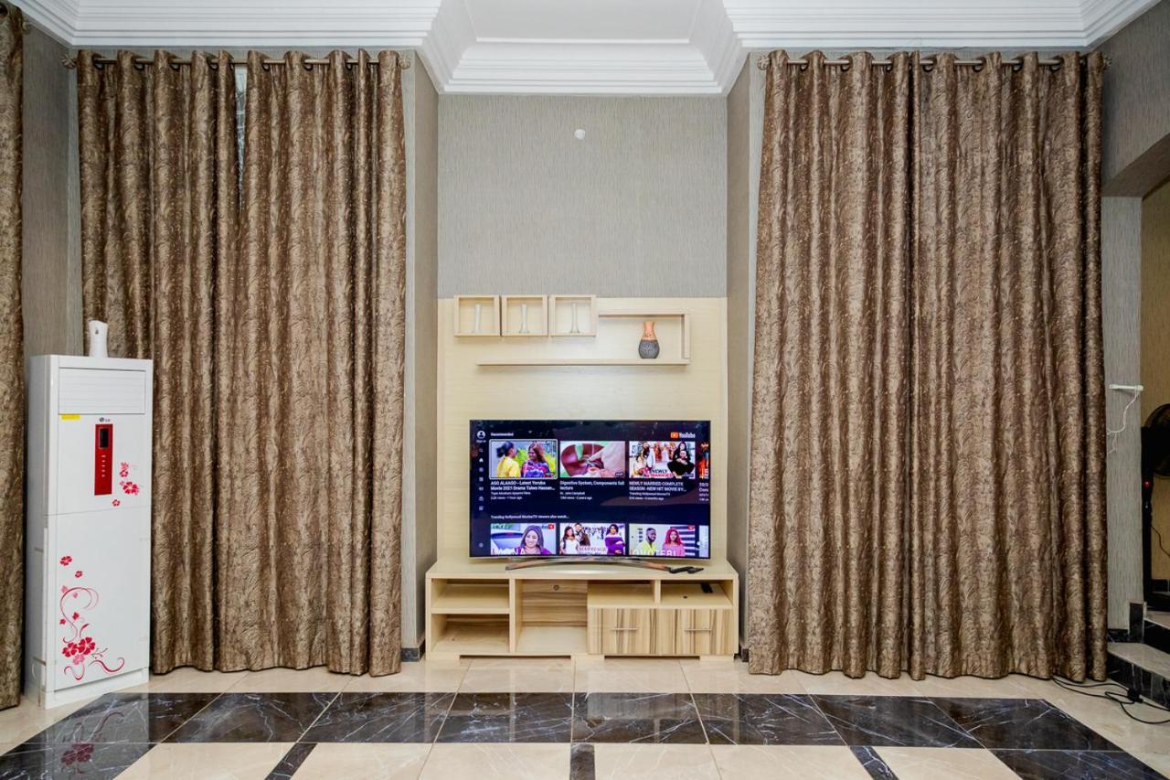 Akingston Residence イバダン エクステリア 写真